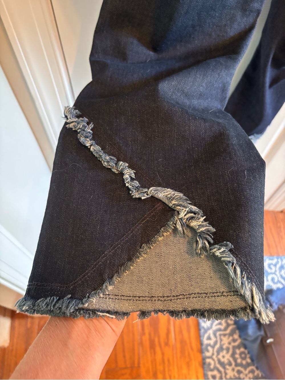 Susan Graver Dark Blue Frayed Ankle Jeans 18W tulip hem